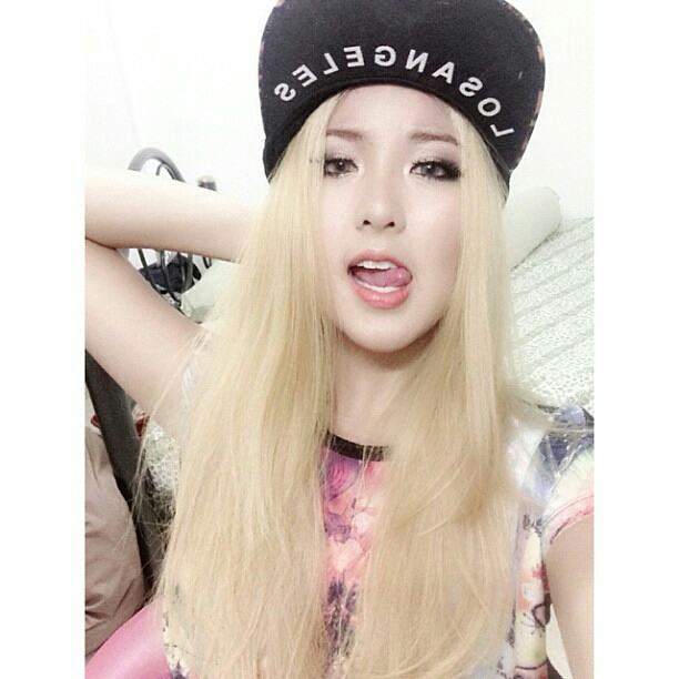 หวาย ปัญญาริสา