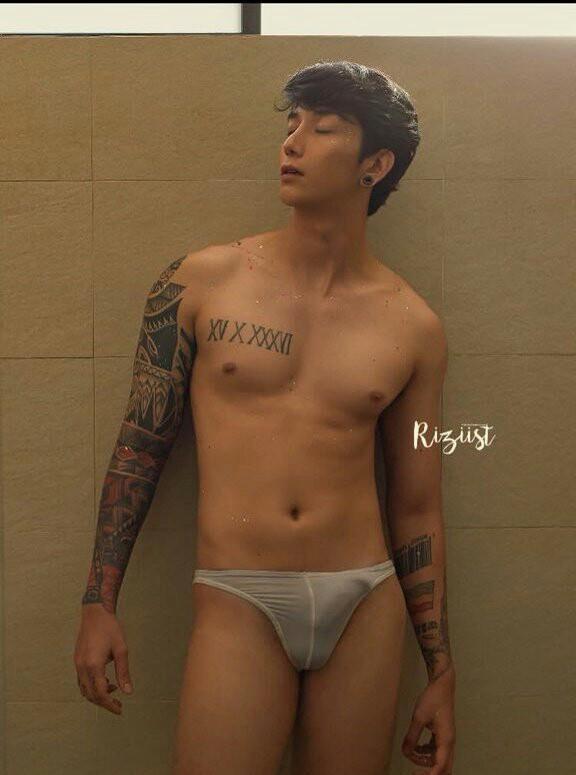 hot male 562 (18+)