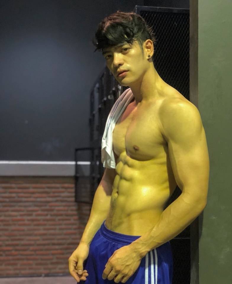 หน้าท้องเป็นลอนๆ
