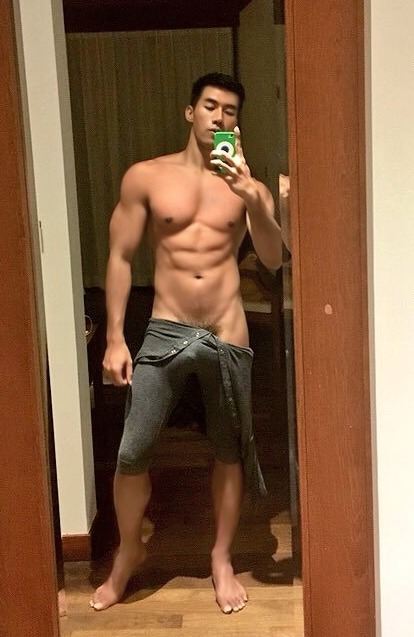 hot male 564 (18+)