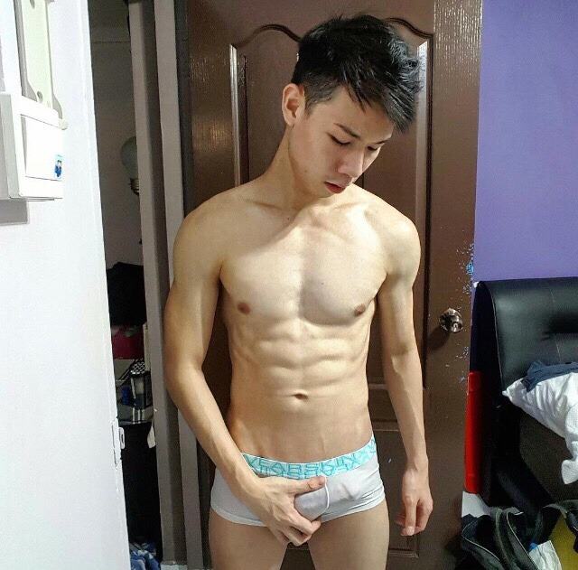 hot male 564 (18+)