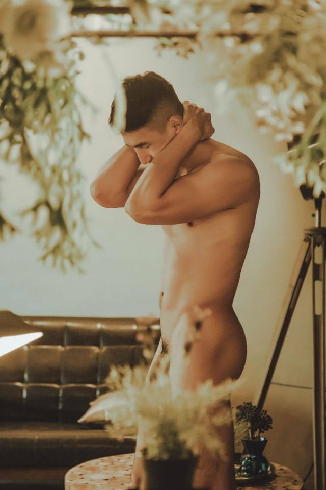 hot male 564 (18+)