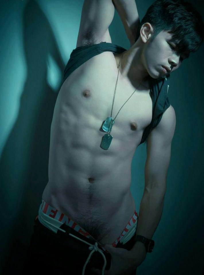 hot male 565 (18+)