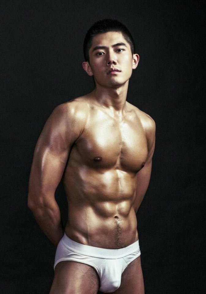 hot male 565 (18+)