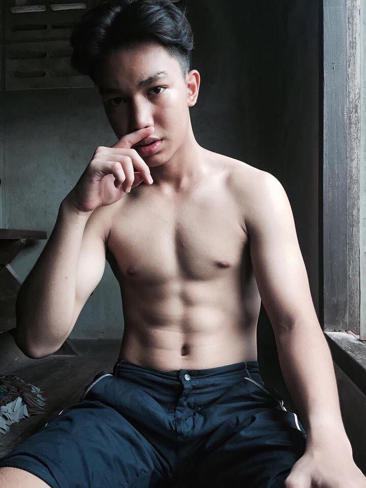 ถอดโชว์เรือนร่าง 2157