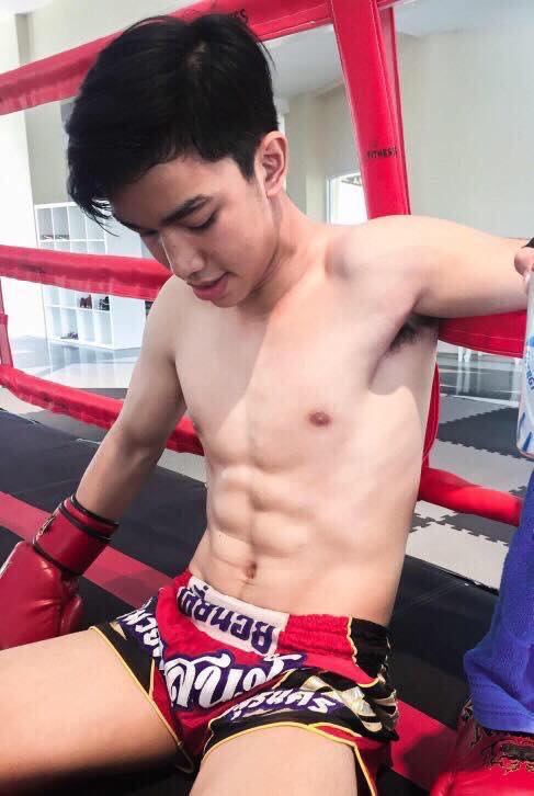 ถอดโชว์เรือนร่าง 2157