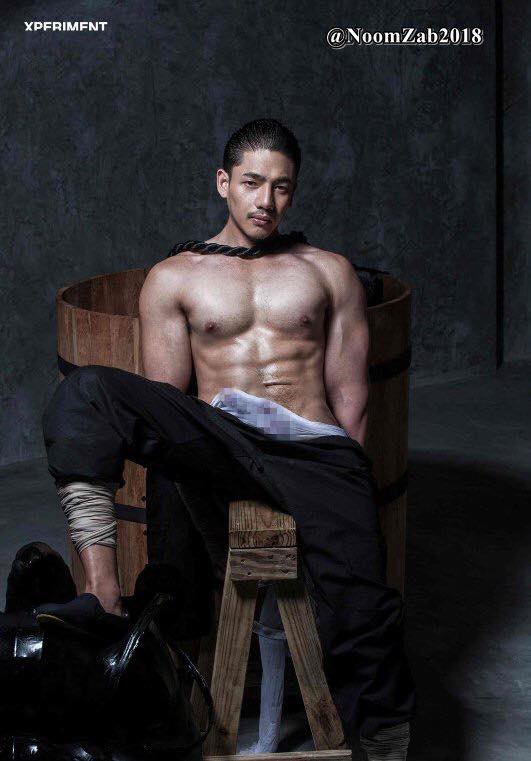 หนุ่มหล่อขึ้นปก 45