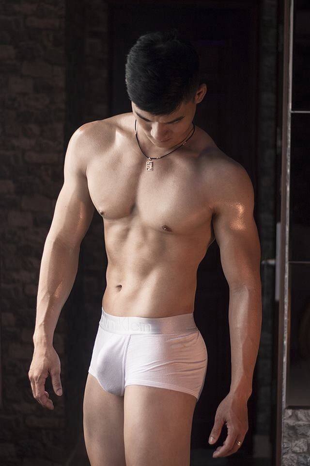 hot male 571 (18+)