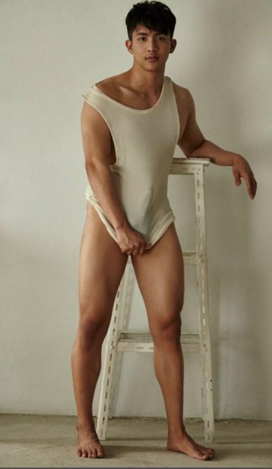 hot male 571 (18+)