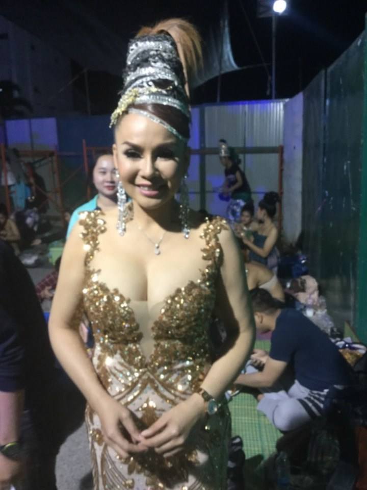 รวมดาวสาวอีสานคนดัง