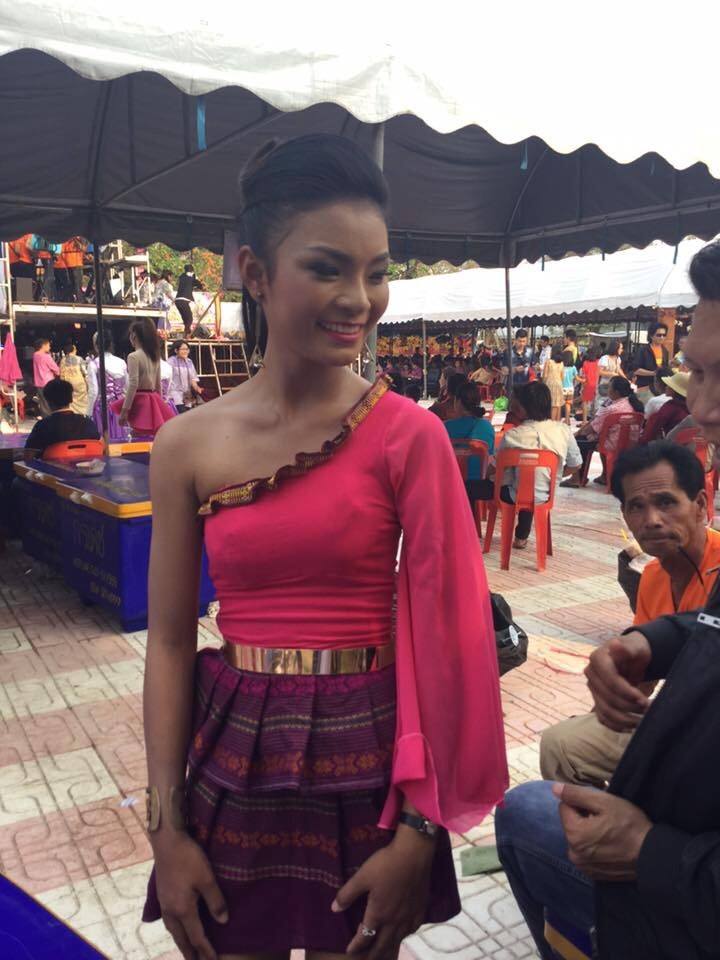 รวมดาวสาวอีสานคนดัง