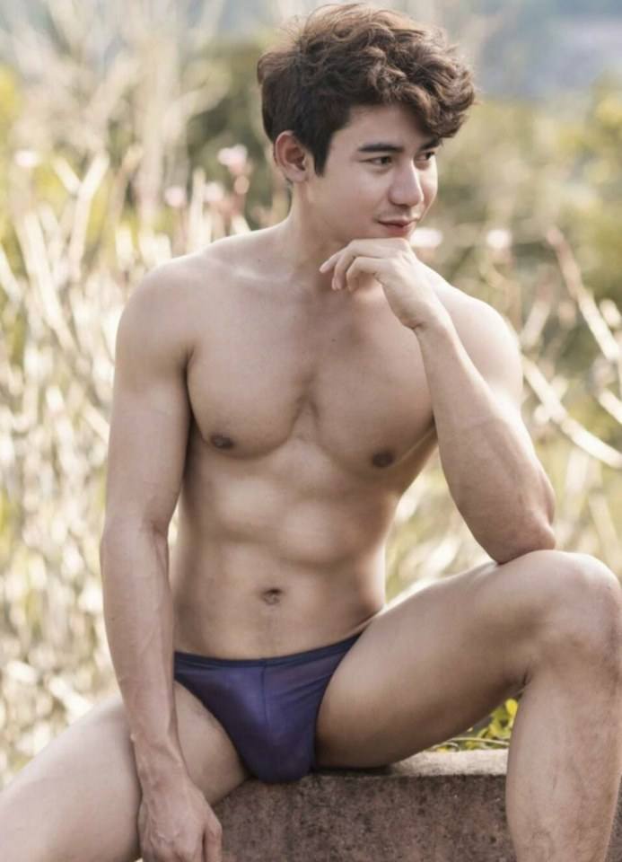 hot male 572 (18+)