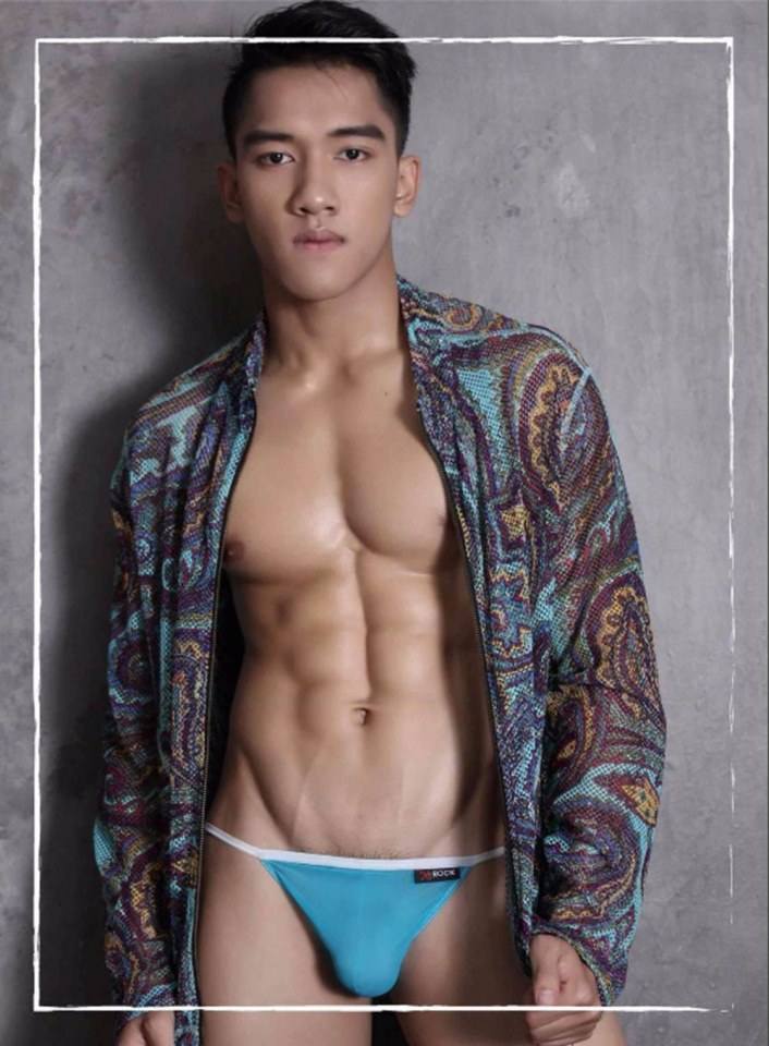 hot male 572 (18+)