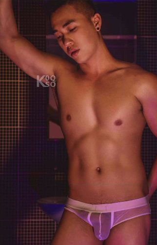 hot male 572 (18+)
