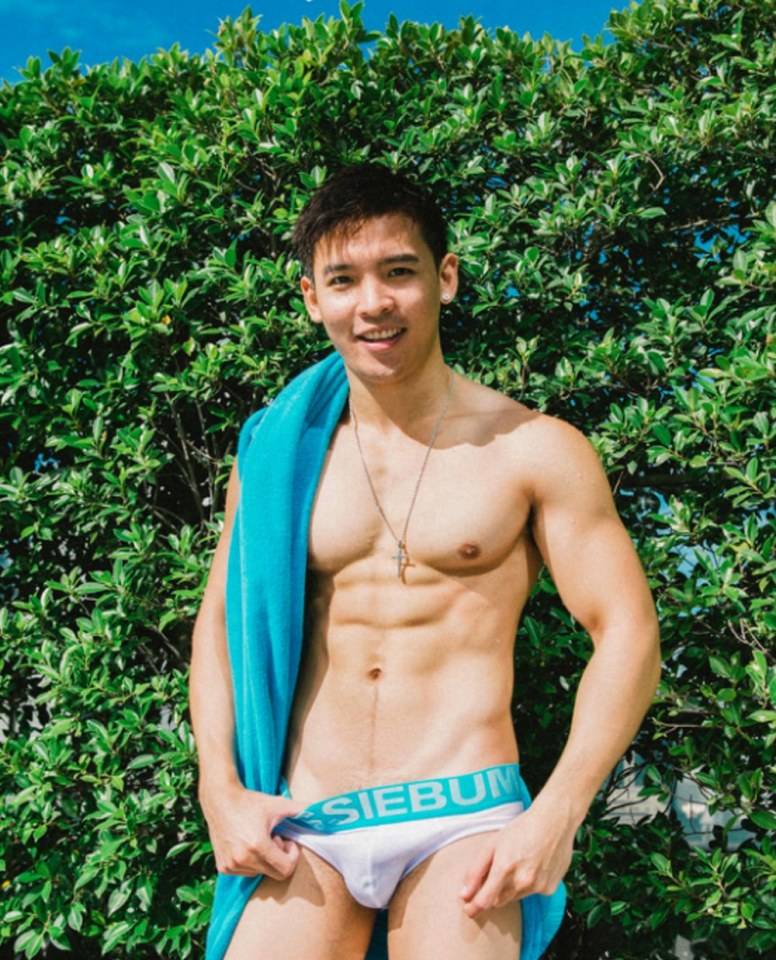 hot male 572 (18+)