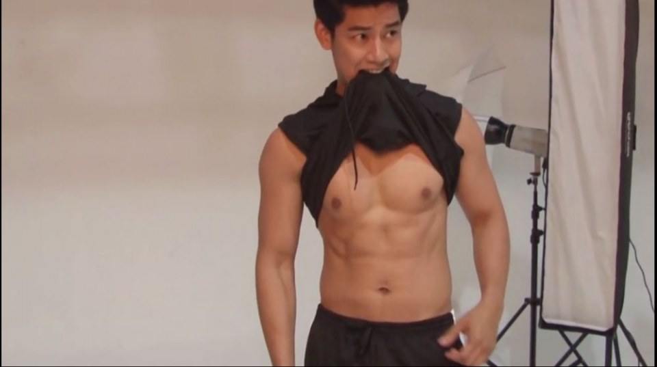 แชบเกินห้ามใจบ่ให้ฮัก