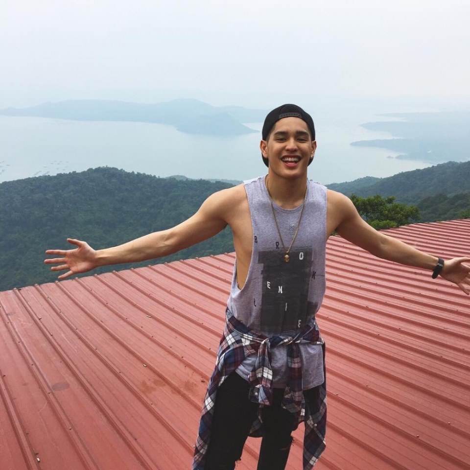หล่อ