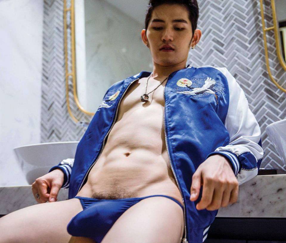 hot male 573 (18+)
