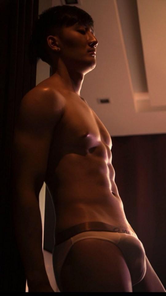 hot male 573 (18+)
