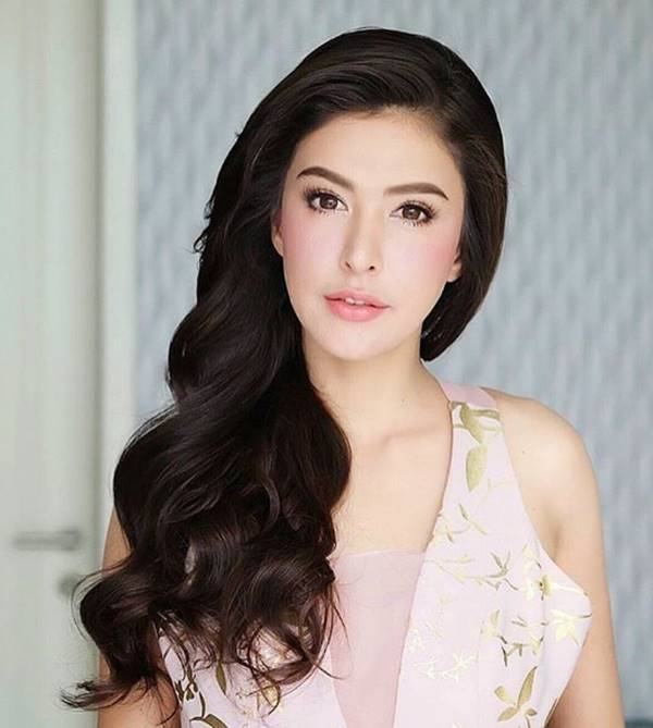 ริต้า ศรีริต้า เจนเซ่น นางมีส่วนสูง 173 ซม.
