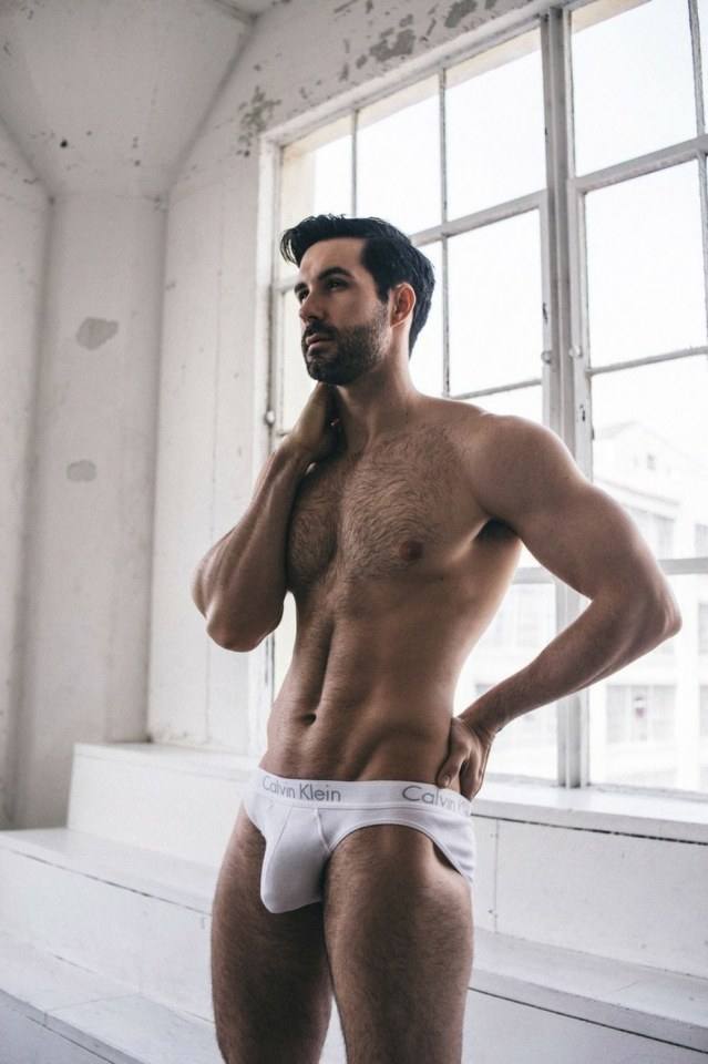 hot male 575 (18+)
