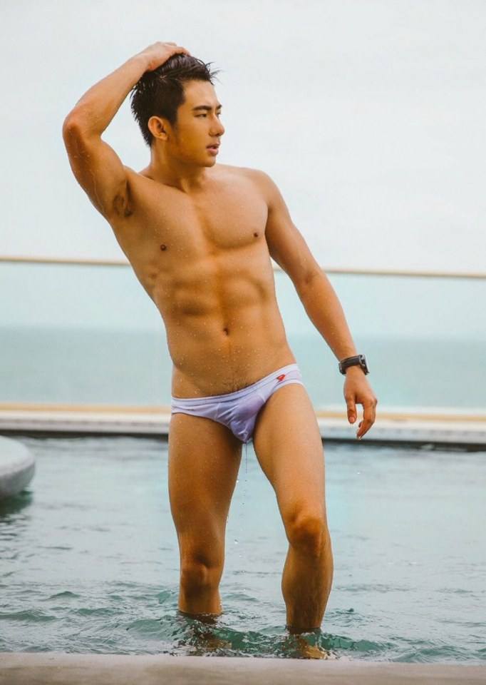 hot male 575 (18+)