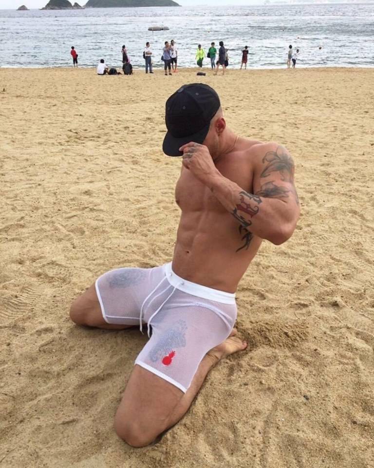 hot male 576 (18+)