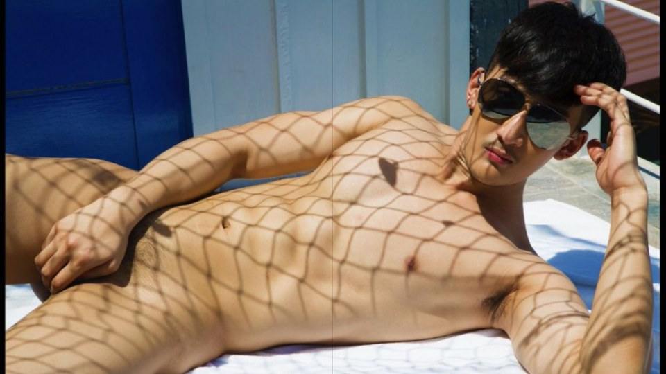 hot male 577 (18+)