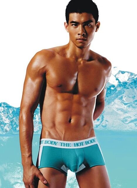 hot male 582 (18+)