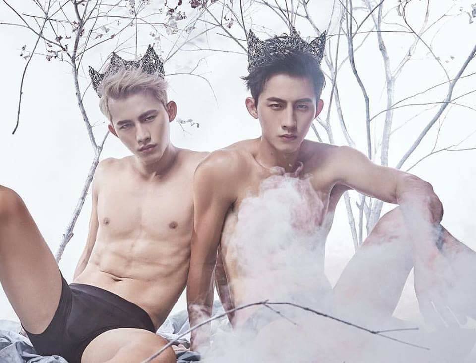 หล่อแพ็คคู่
