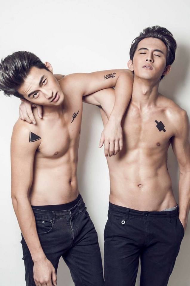 หล่อแพ็คคู่