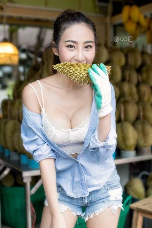 แม่ค้าทุเรียนแซ่บๆ