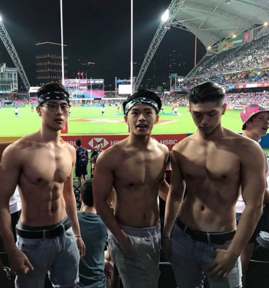 hot male 585 (18+)