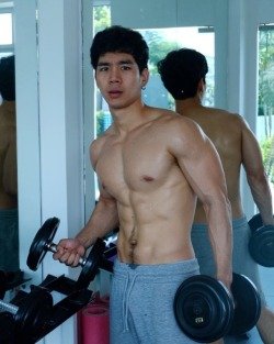 ถอดโชว์เรือนร่าง 2164