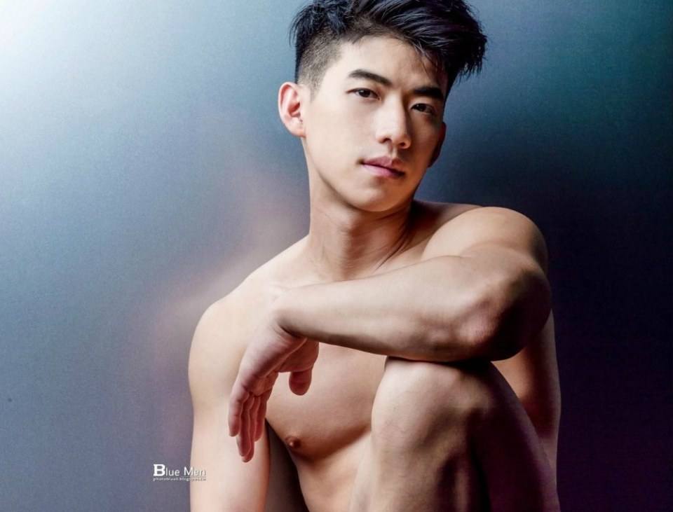 ถอดโชว์เรือนร่าง 2173