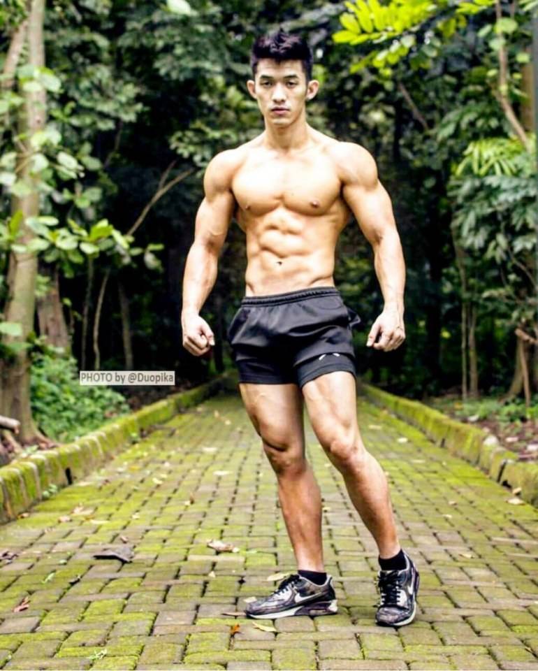 ถอดโชว์เรือนร่าง 2179
