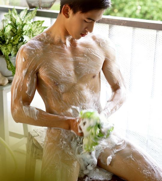 ถอดโชว์เรือนร่าง 2186