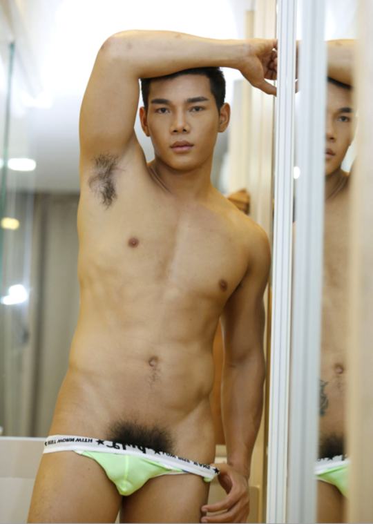 ถอดโชว์เรือนร่าง 2193