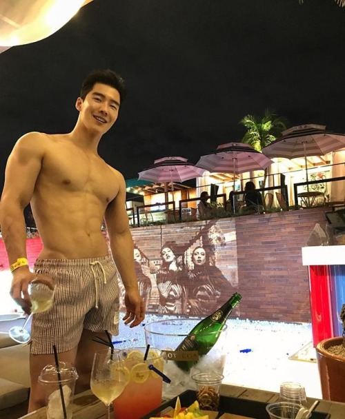 ถอดโชว์เรือนร่าง 2193