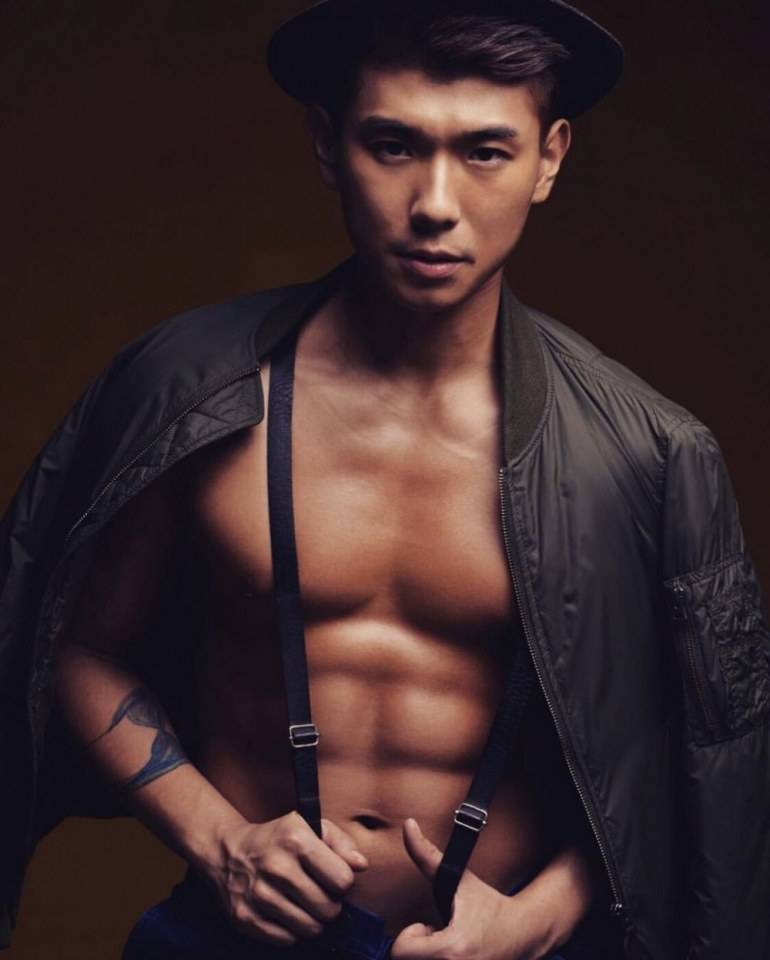 ถอดโชว์เรือนร่าง 2196