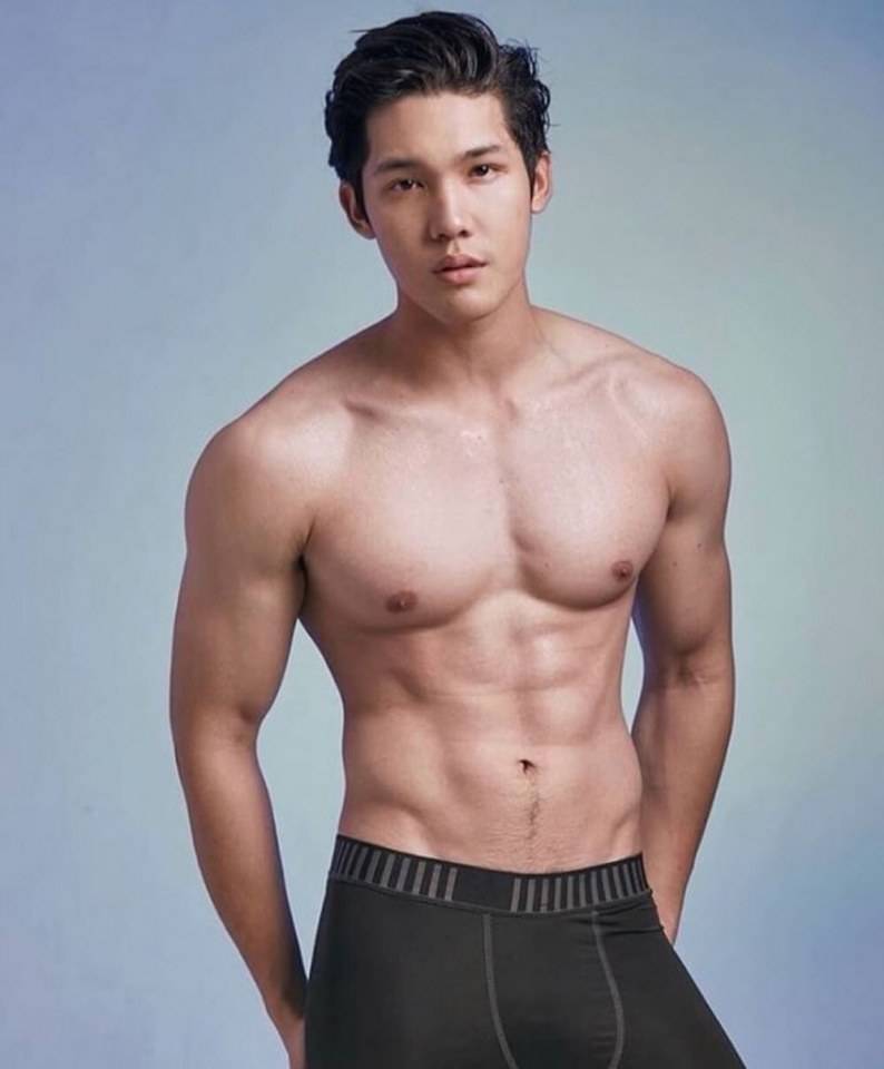 ถอดโชว์เรือนร่าง 2198