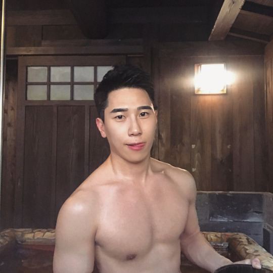ถอดโชว์เรือนร่าง 2198