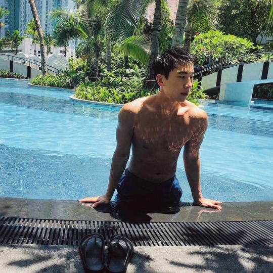 ถอดโชว์เรือนร่าง 2198