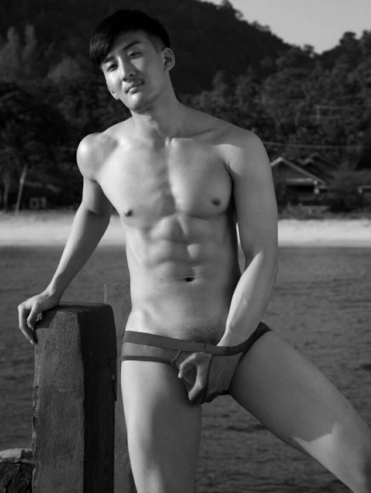 hot male 587 (18+)