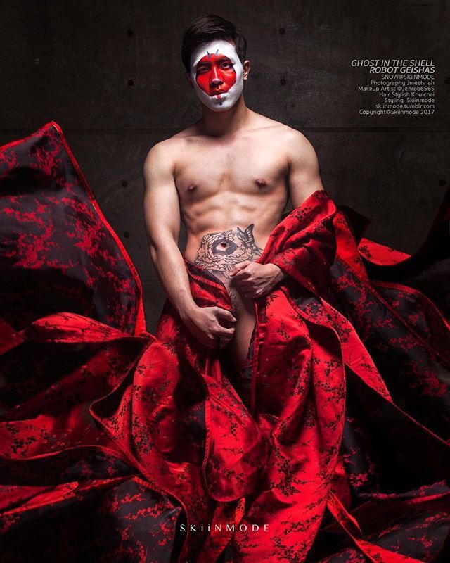 hot male 588 (18+)