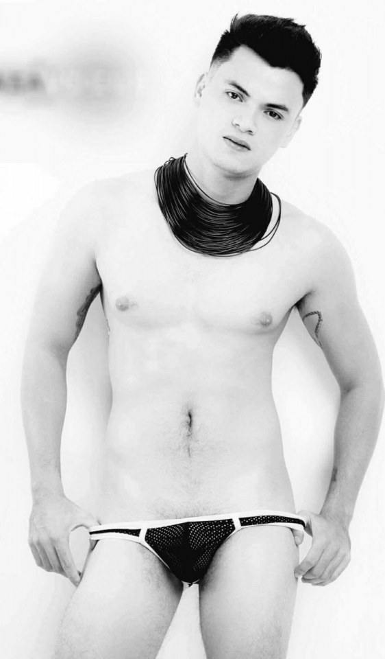 hot male 589 (18+)