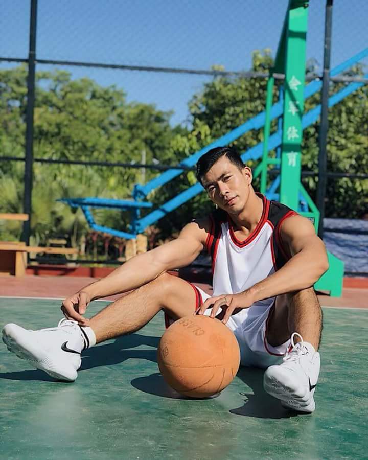 มาเล่นบาสฯกับหนุ่มหล่อ