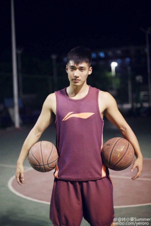 มาเล่นบาสฯกับหนุ่มหล่อ