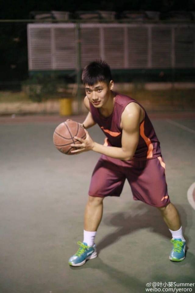 มาเล่นบาสฯกับหนุ่มหล่อ