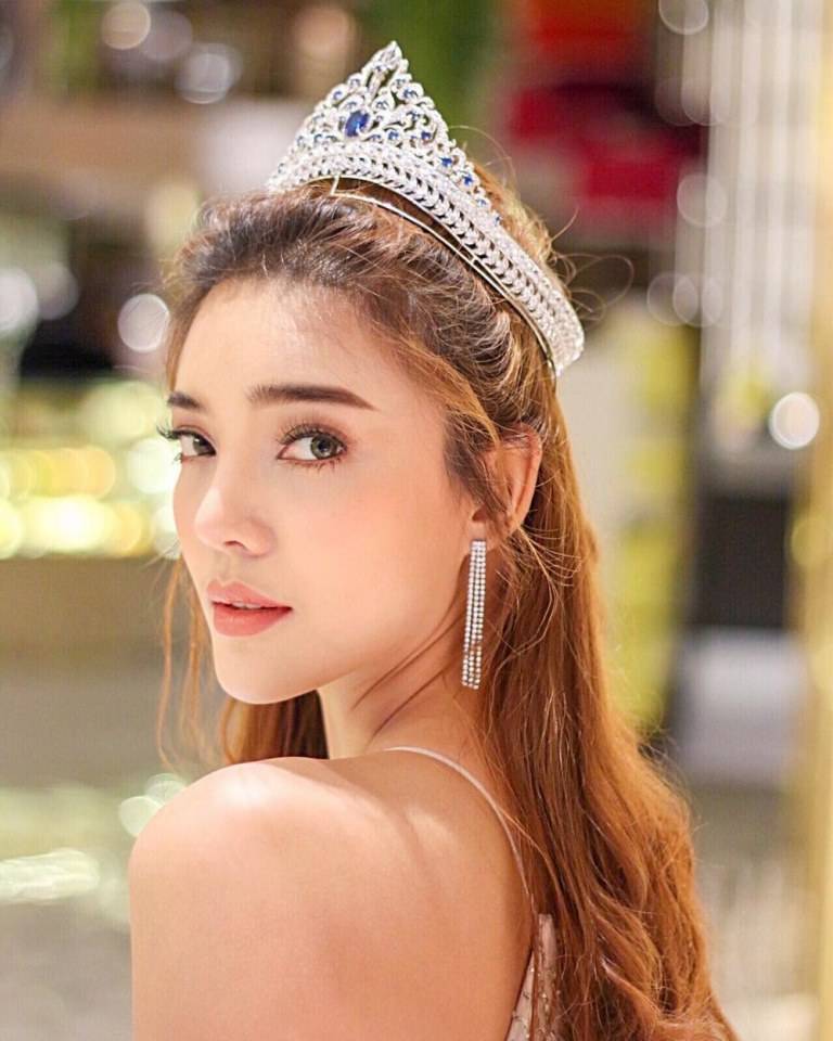 รวมมงกุฏของนางสาวไทยชอบใครมาดู